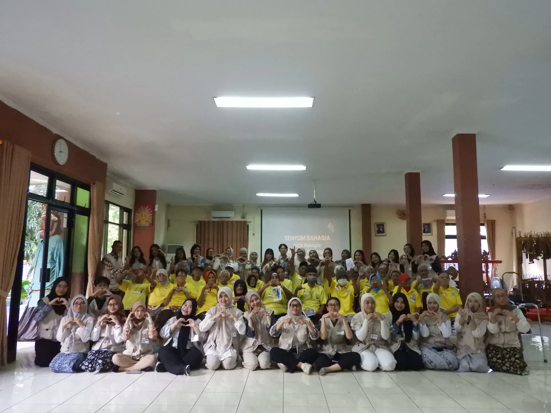 Bahagia Berbagi